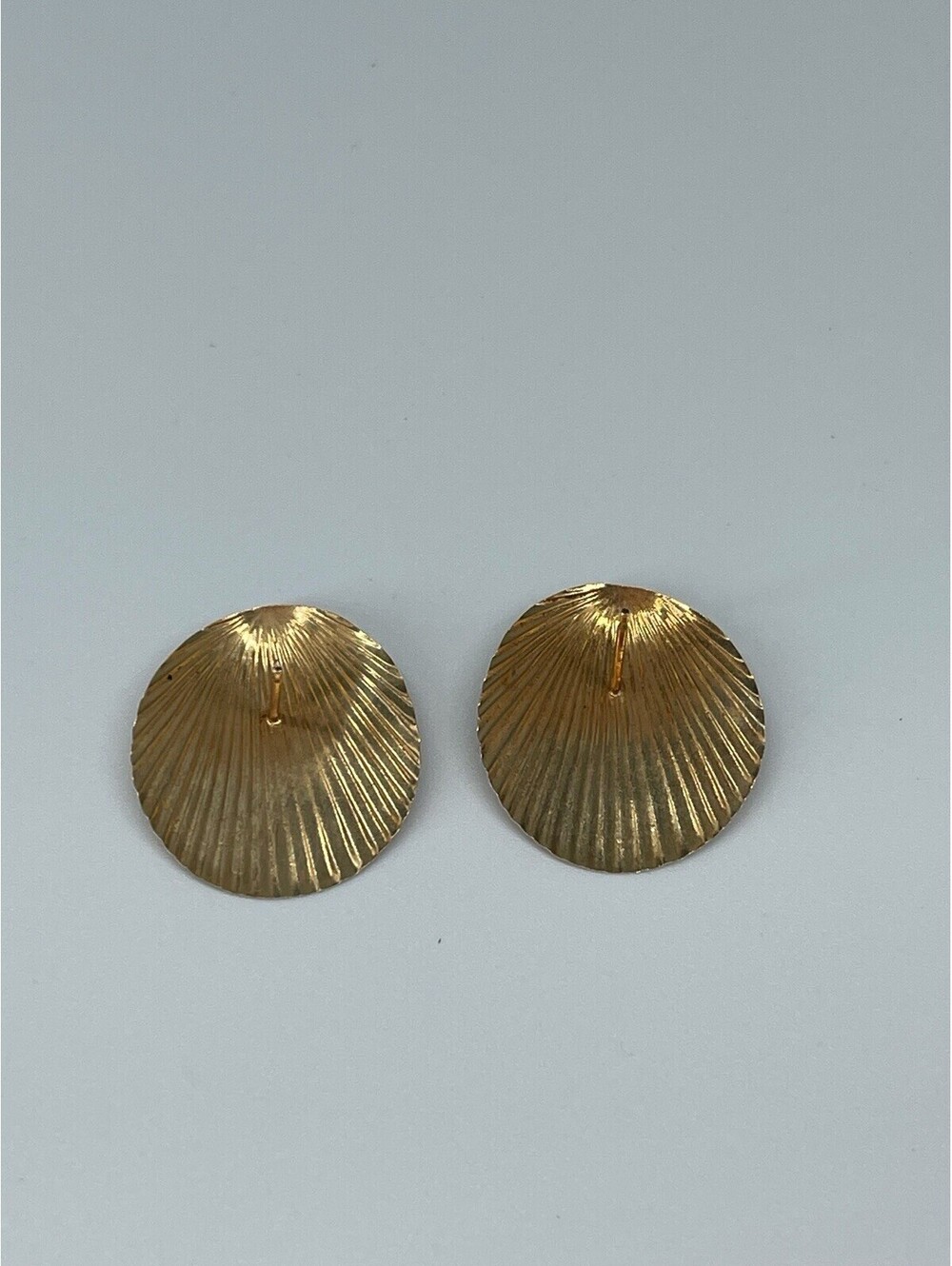 Vintage 14K Gold Seashell Stud Earrings Shell Design Estate